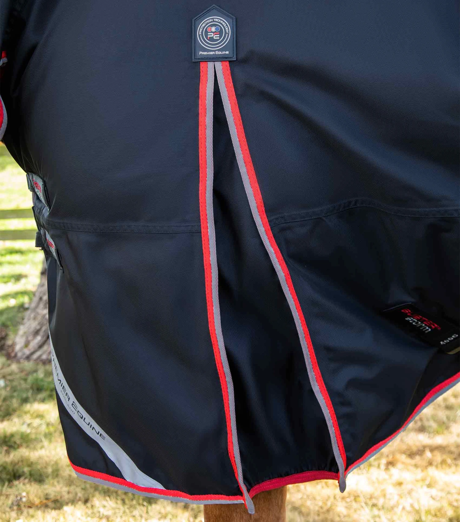 Buster Storm 400g Combo Turnout Rug with Snug-Fit Neck Buster Storm 400g Combo Turnout Rug With Snug-Fit Neck -Premier Equine Store Buster Storm 400 Turnout Rug Black 5