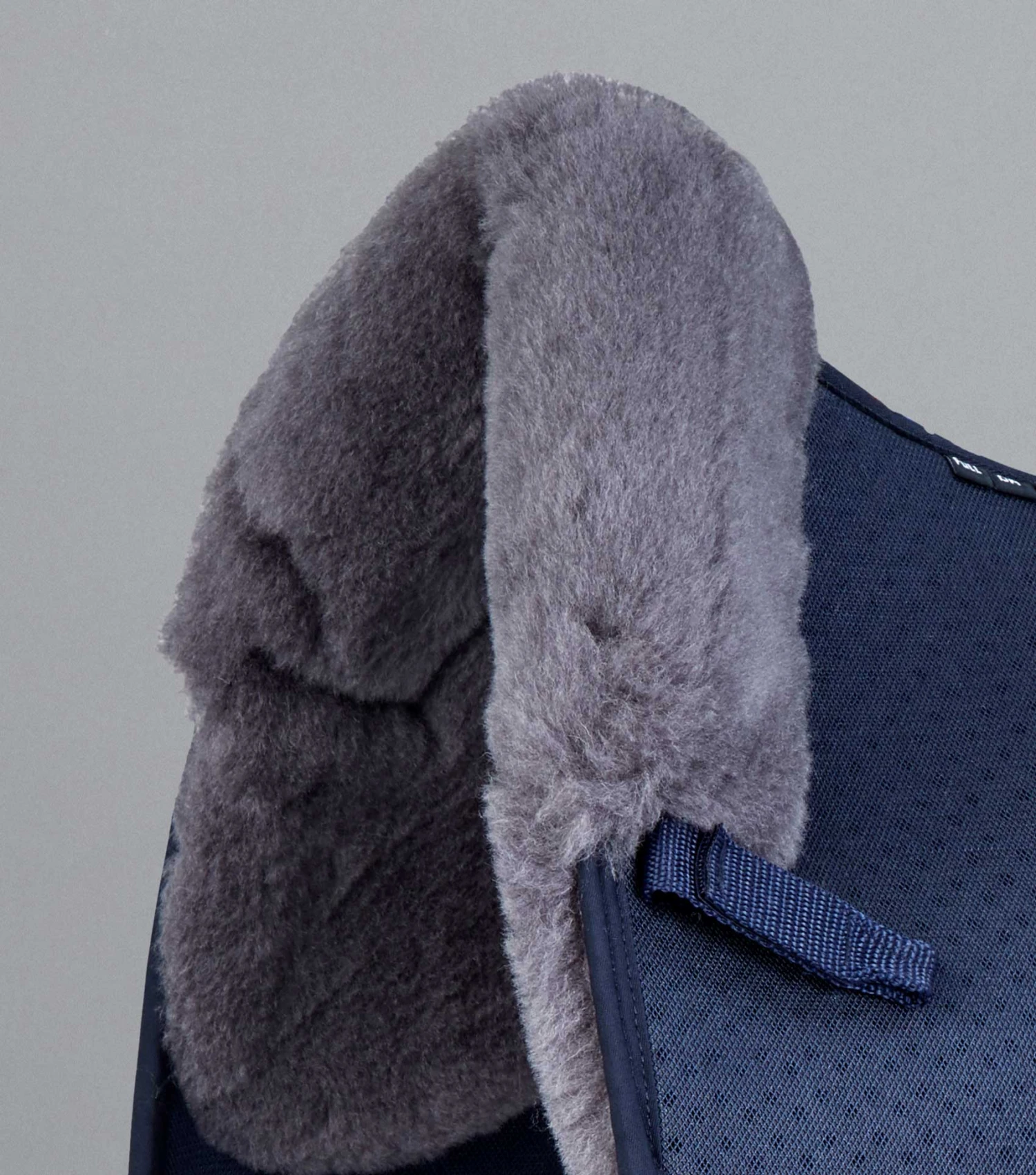 Close Contact Airtechnology Shockproof Wool Saddle Pad - Dressage Square Close Contact Airtechnology Shockproof Wool Saddle Pad - Dressage Square -Premier Equine Store Close Contact Airtechnology Shockproof European Merino Wool Half Lined Dressage Square Navy 3