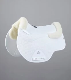 Close Contact Airtechnology Shockproof Wool Saddle Pad - GP/Jump Square 8 Close Contact Airtechnology Shockproof Wool Saddle Pad - GP/Jump Square -Premier Equine Store Close Contact Airtechnology Shockproof European Merino Wool Half Lined GPJump Square White Natural Wool 1