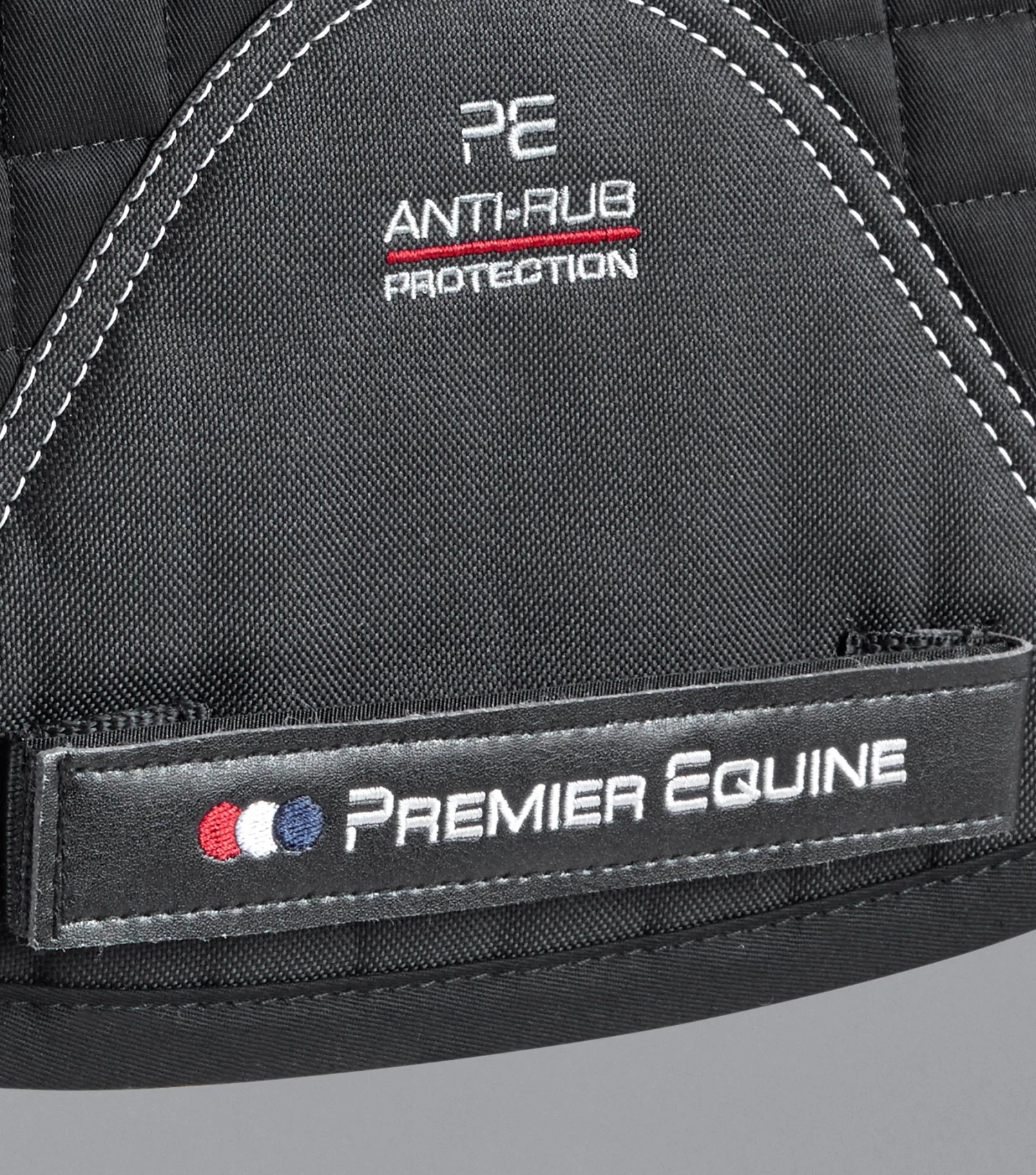 Close Contact Merino Wool European Saddle Pad - GP/Jump Square Close Contact Merino Wool European Saddle Pad - GP/Jump Square -Premier Equine Store Close Contact Merino Wool European Half Lined GP Jump Square Black Natural 5