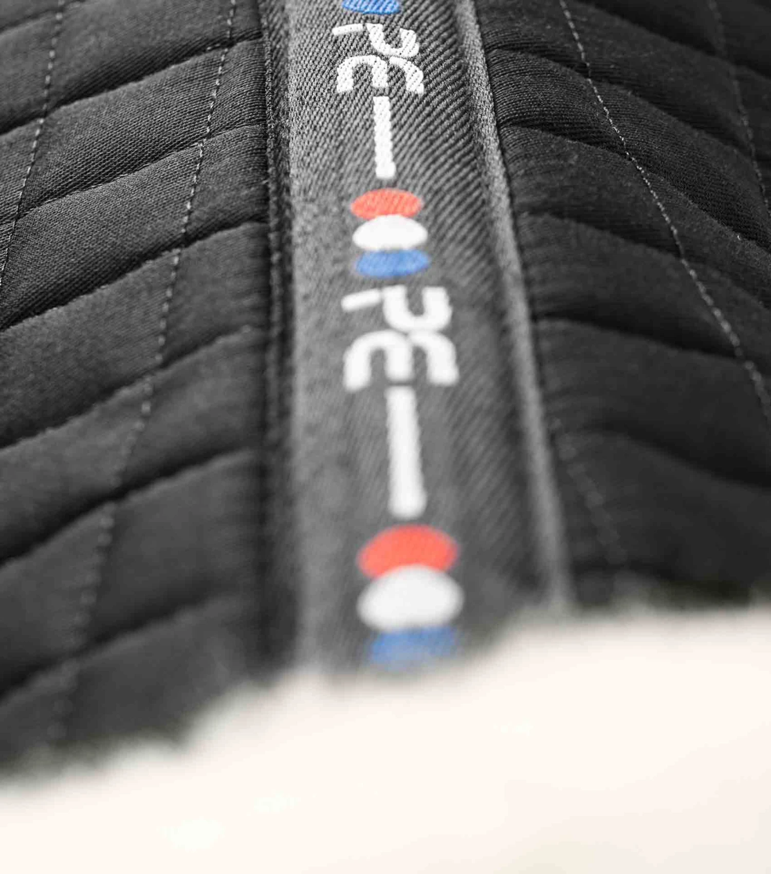 Close Contact Merino Wool European Saddle Pad - GP/Jump Square Close Contact Merino Wool European Saddle Pad - GP/Jump Square -Premier Equine Store Close Contact Merino Wool European Half Lined GP Jump Square Black Natural 6