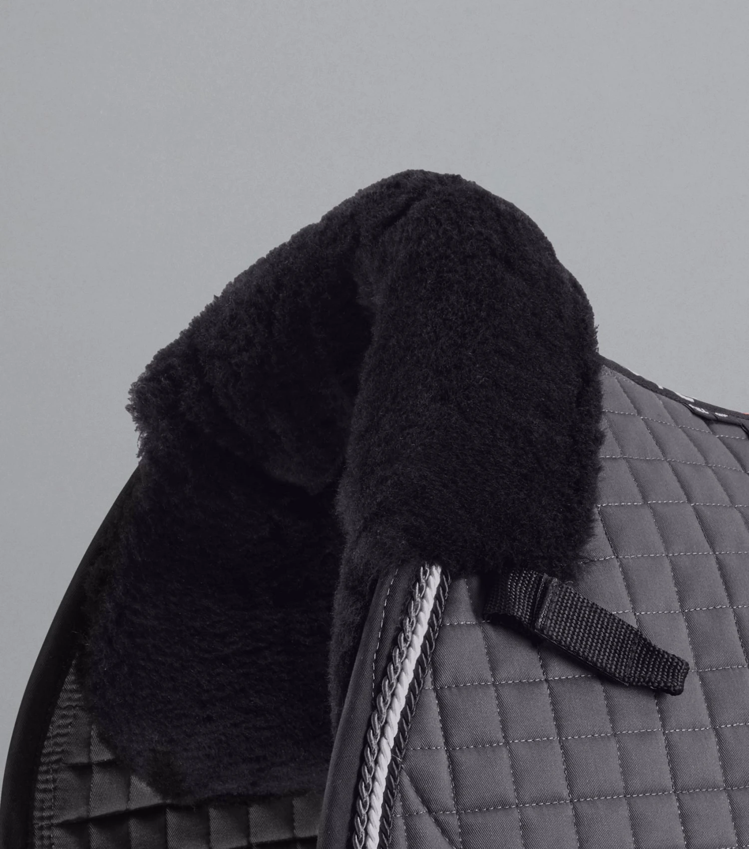 Close Contact Merino Wool European Saddle Pad - GP/Jump Square Close Contact Merino Wool European Saddle Pad - GP/Jump Square -Premier Equine Store Close Contact Merino Wool European Half Lined GP Jump Square Grey Black 3