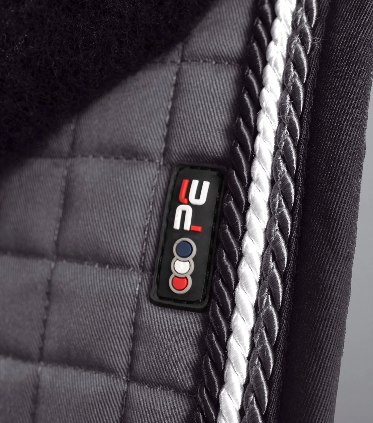 Close Contact Merino Wool European Saddle Pad - GP/Jump Square Close Contact Merino Wool European Saddle Pad - GP/Jump Square -Premier Equine Store Close Contact Merino Wool European Half Lined GP Jump Square Grey Black 4