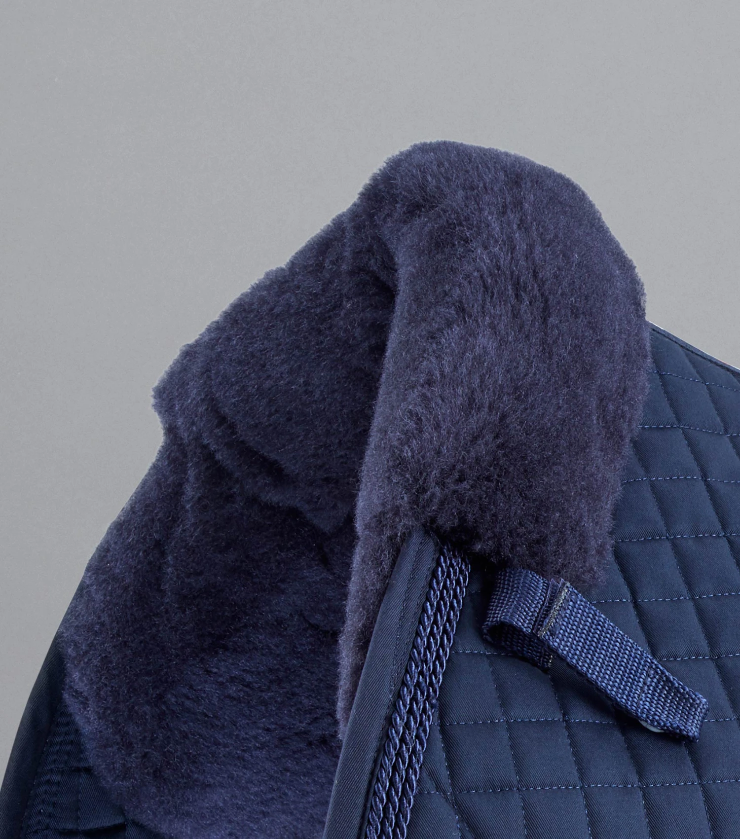 Close Contact Merino Wool European Saddle Pad - GP/Jump Square Close Contact Merino Wool European Saddle Pad - GP/Jump Square -Premier Equine Store Close Contact Merino Wool European Half Lined GP Jump Square Navy Navy 3