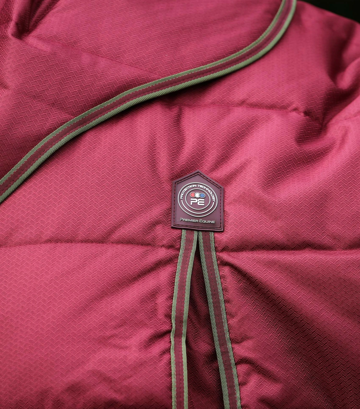 Hydra 350g Stable Rug with Neck Cover Hydra 350g Stable Rug With Neck Cover -Premier Equine Store Hydra Stable Rug 350 Wine 4