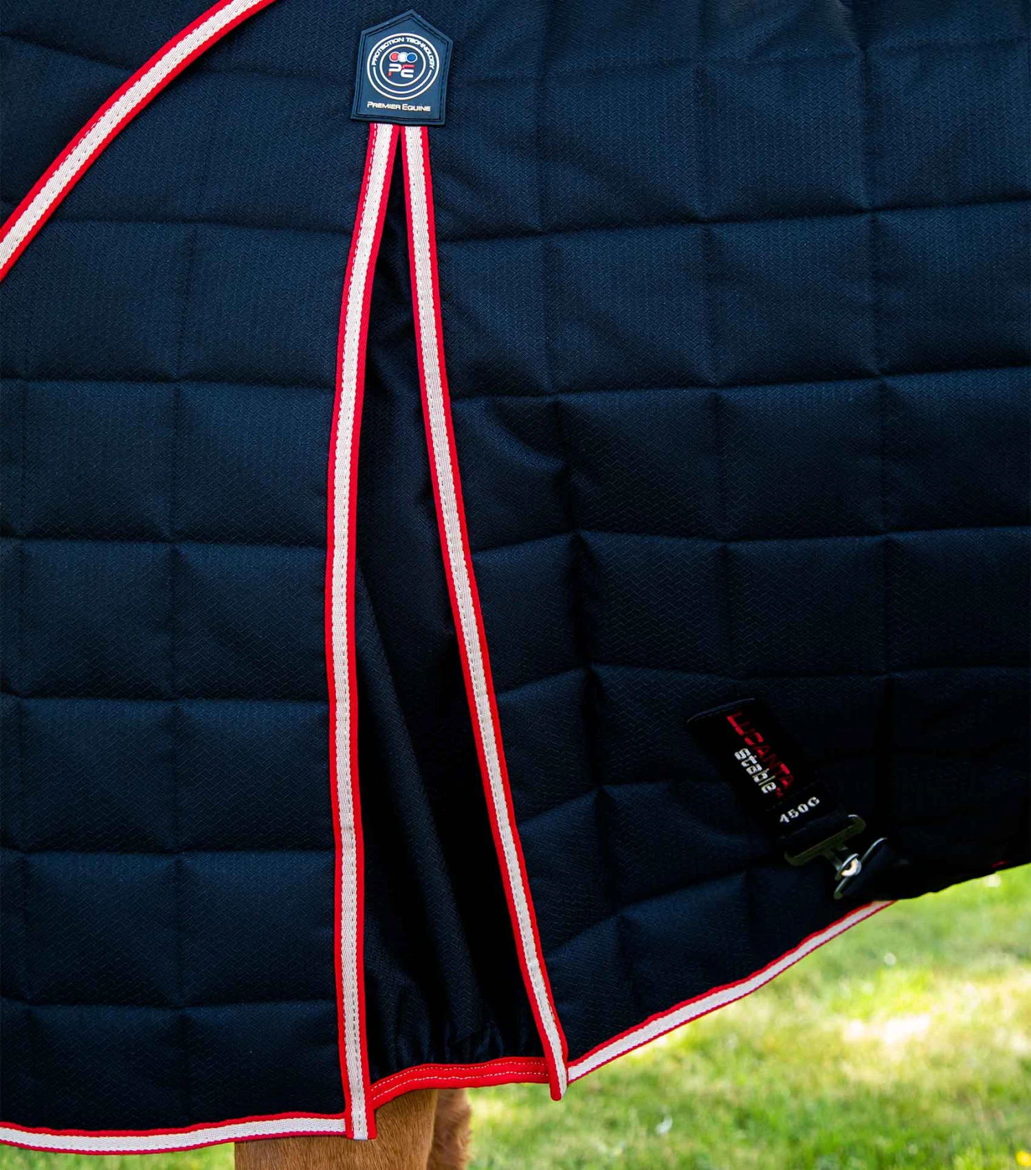 Lucanta 450g Stable Rug with Neck Cover Lucanta 450g Stable Rug With Neck Cover -Premier Equine Store Lucanta Stable 450g with Detachable Neck Black 4